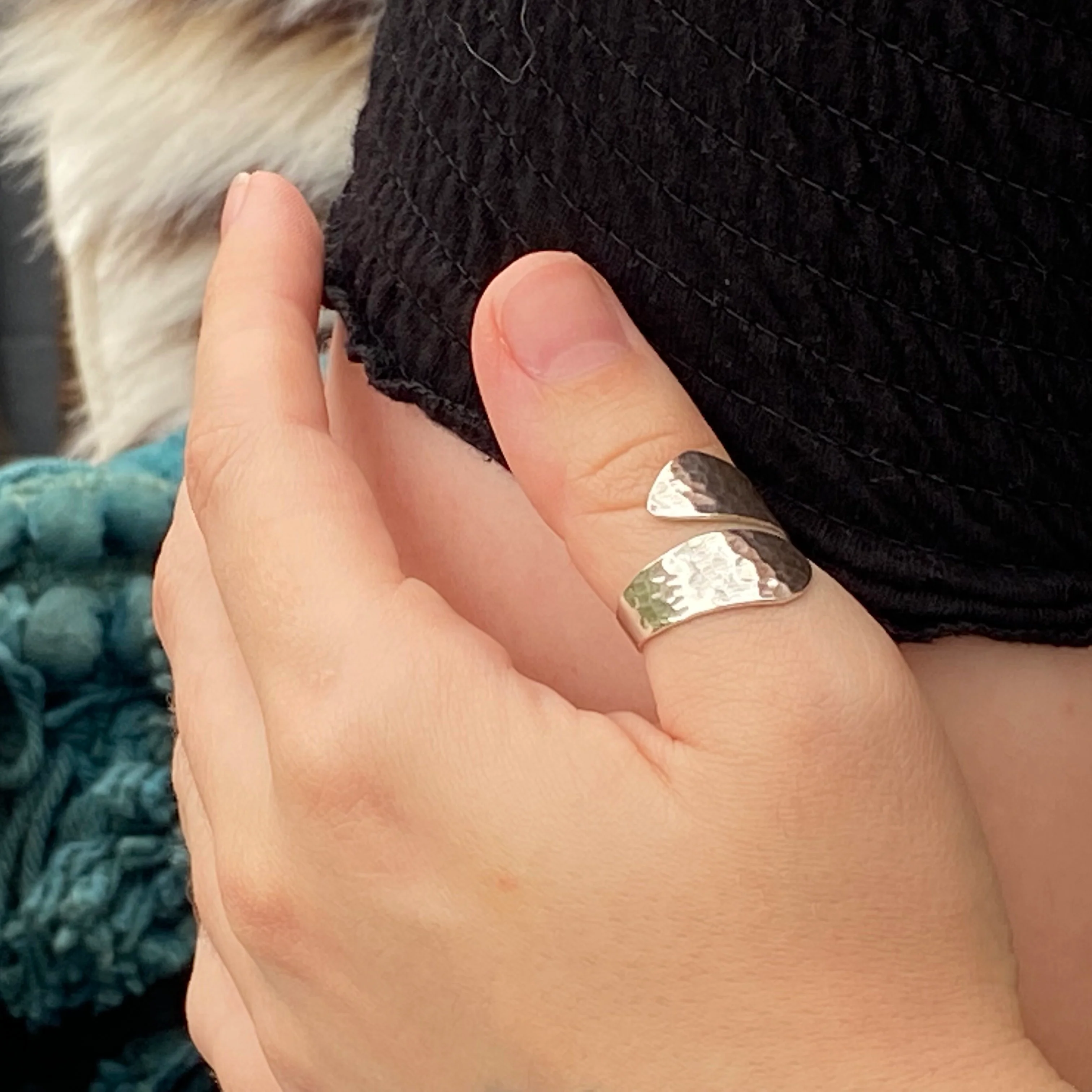 Silver Hammered Wrap Around Ring - Image 4