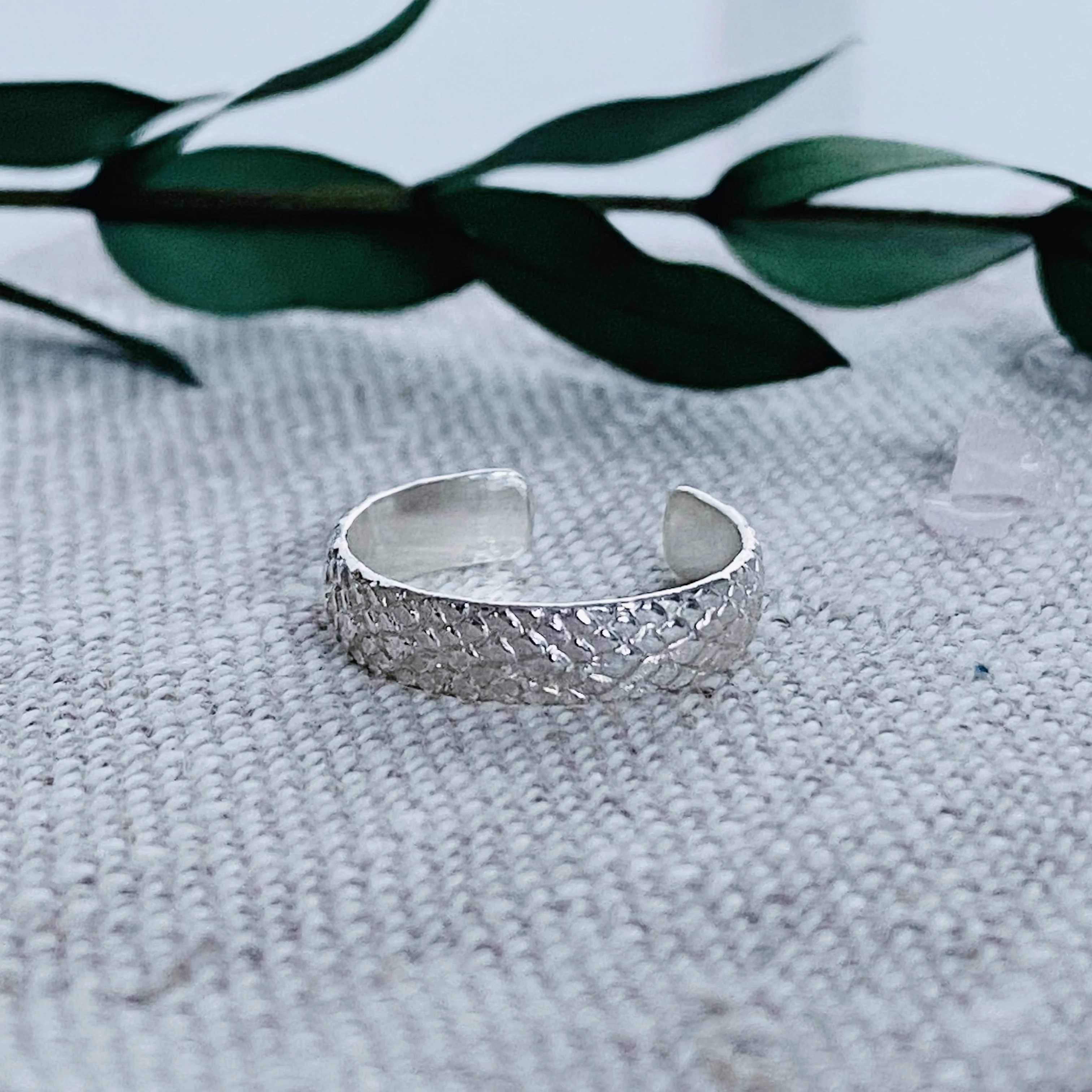 Snake Skin Silver Toe Ring - Image 3